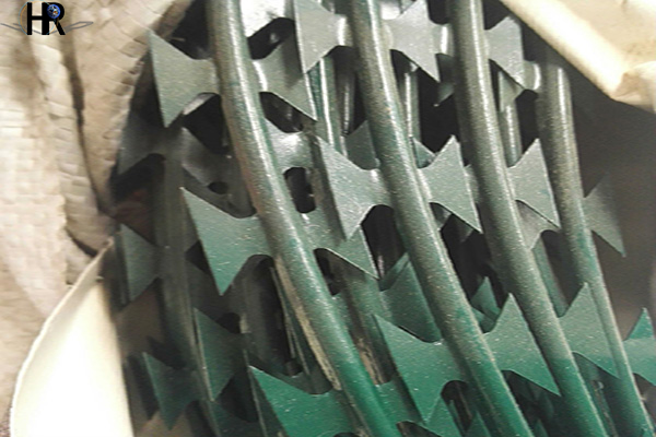 刺絲滾籠噴塑優(yōu)點(diǎn) 刺絲滾籠噴塑優(yōu)點(diǎn)